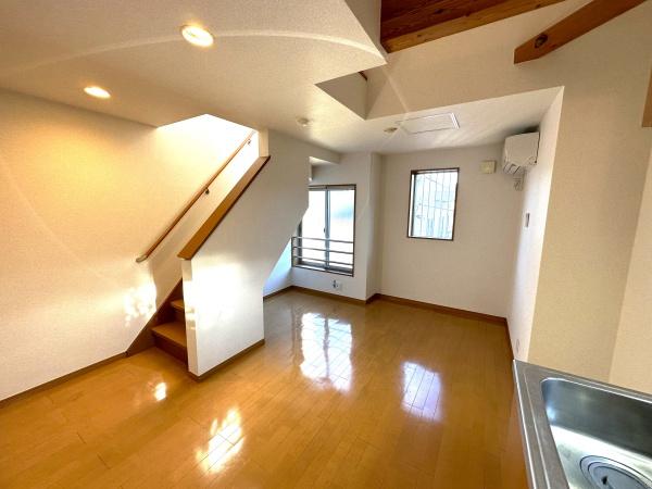 ラ・ステッラ　2F