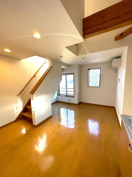 ラ・ステッラ　2F