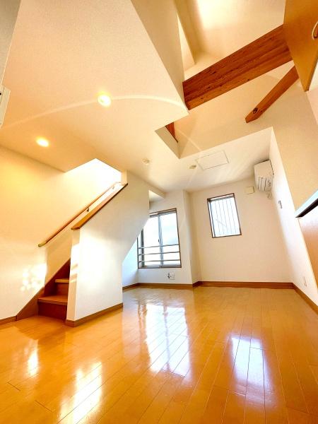 ラ・ステッラ　2F