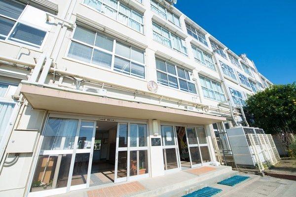 世田谷区世田谷4丁目のマンション(世田谷区立弦巻中学校)