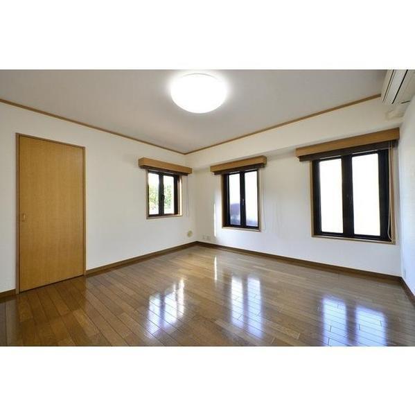 ラ・ファミーユ壱番館　2F