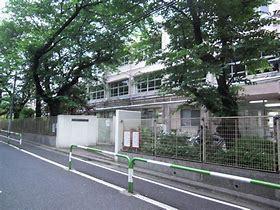 世田谷区祖師谷1丁目のマンション(世田谷区立笹原小学校)