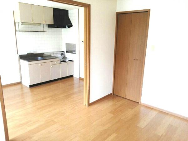 八街市八街ほのアパート
