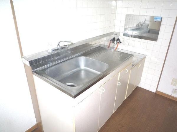 八街市八街ほのアパート