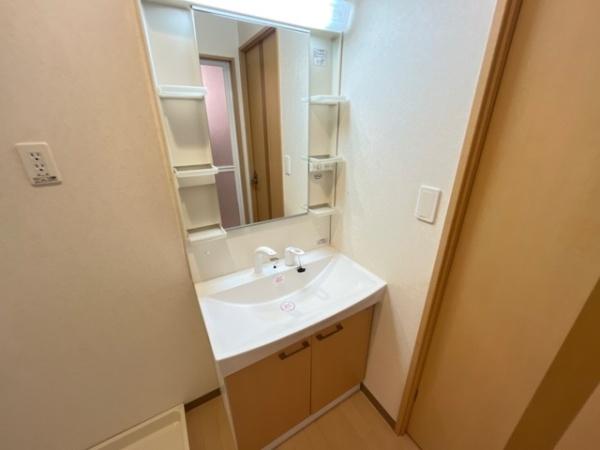 四街道市栗山のアパート