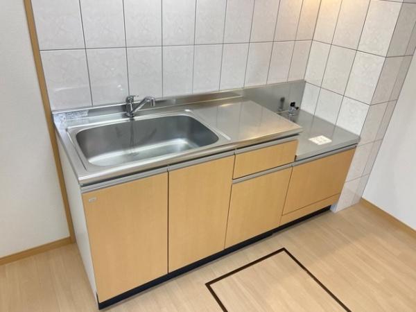 四街道市栗山のアパート