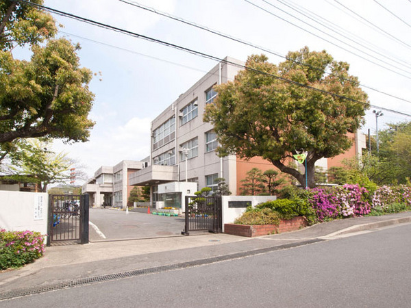 ローズパレスうすい(佐倉市立間野台小学校)