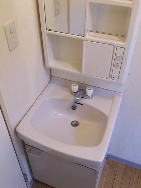 らんがく三番館