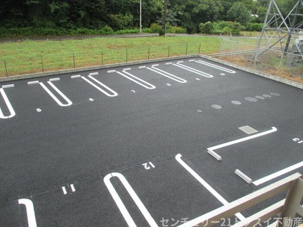 トゥジュール