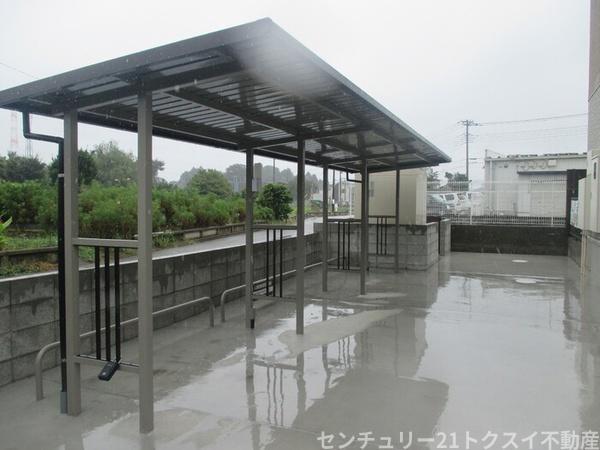トゥジュール