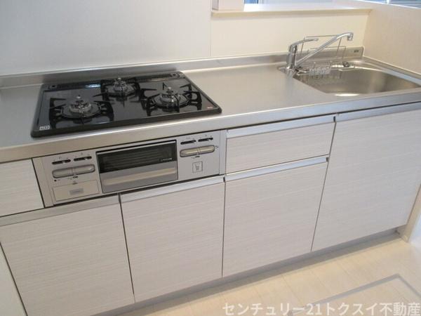 トゥジュール