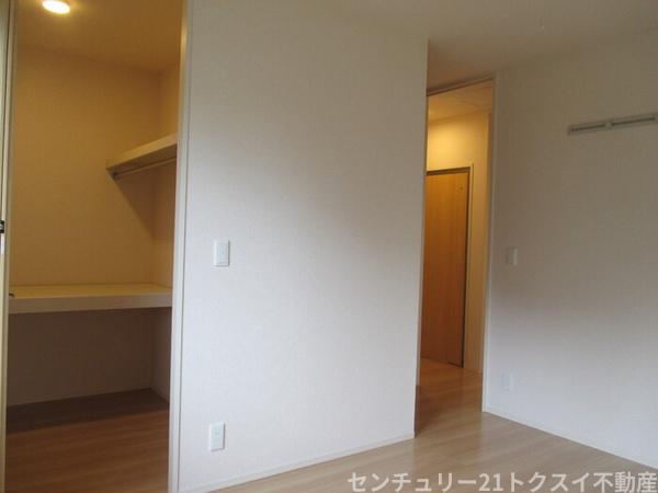 トゥジュール