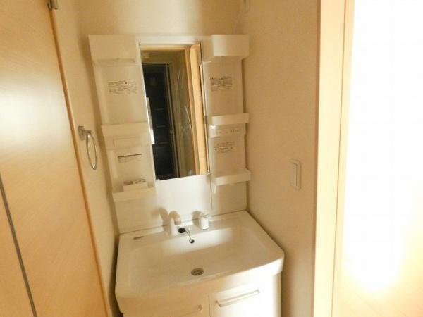 八街市富山のアパート