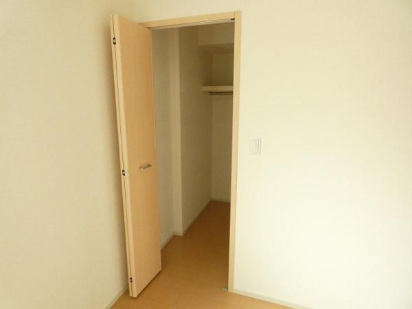 八街市富山のアパート