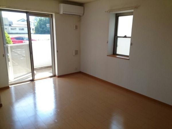 八街市大木のアパート