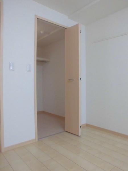 四街道市鹿渡のマンション