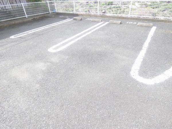 八街市八街ほのアパート