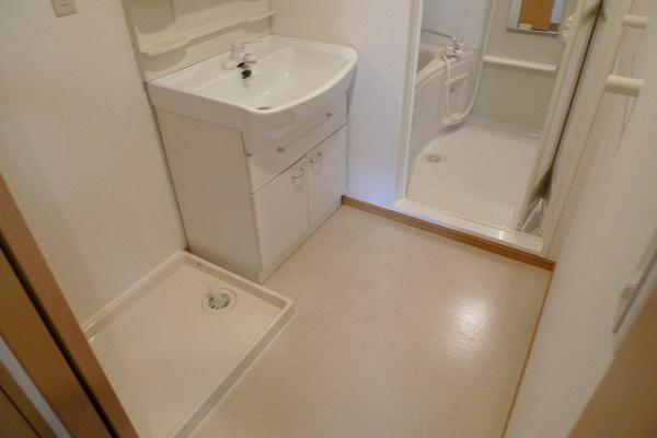 八街市八街ほのアパート