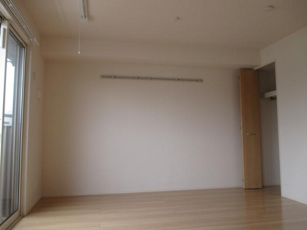 トゥジュール