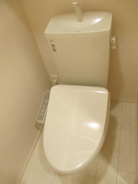 トゥジュール