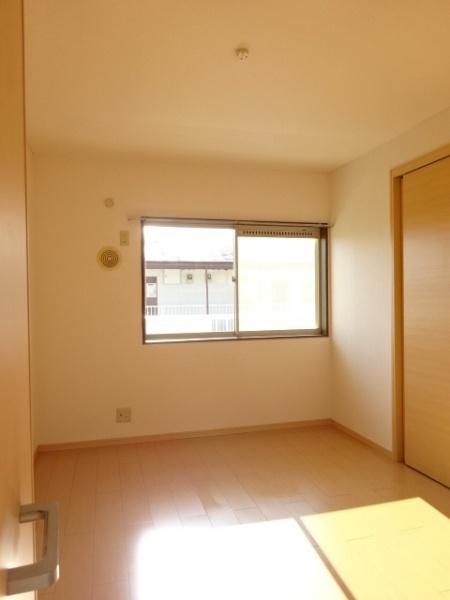 成田市並木町のアパート