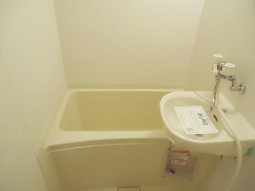 成田市並木町のアパート