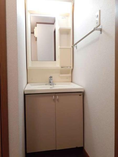成田市並木町のアパート