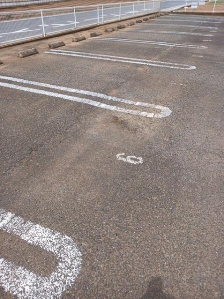 八街市八街ろのアパート