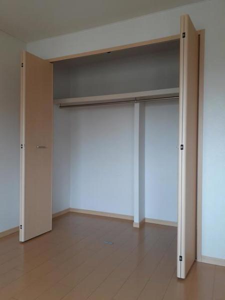 四街道市四街道２丁目のアパート