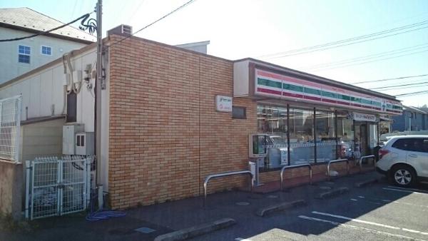 四街道市めいわ１丁目のアパート