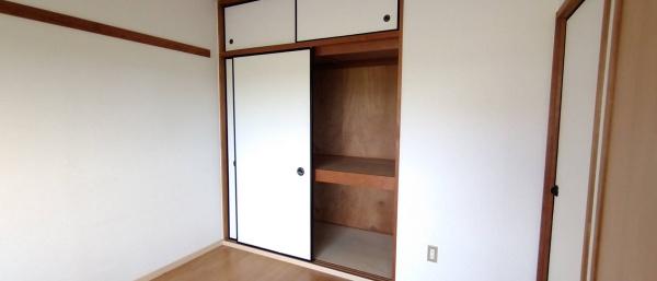 四街道市鹿渡のアパート