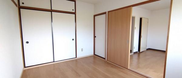 四街道市鹿渡のアパート