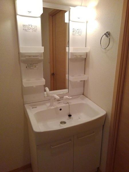 印旛郡酒々井町尾上のアパート