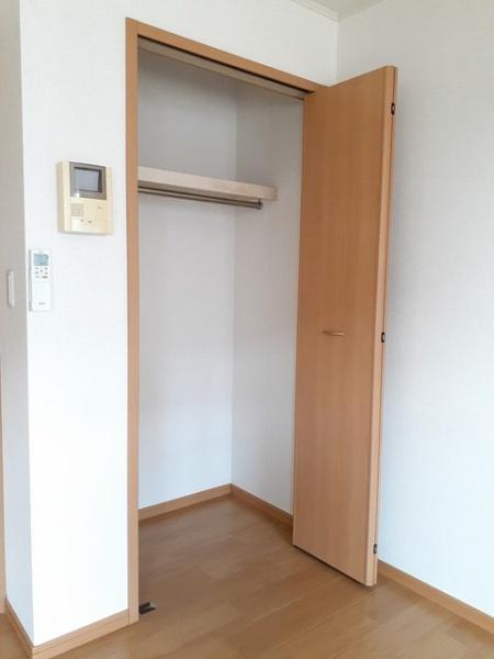 富里市七栄のアパート