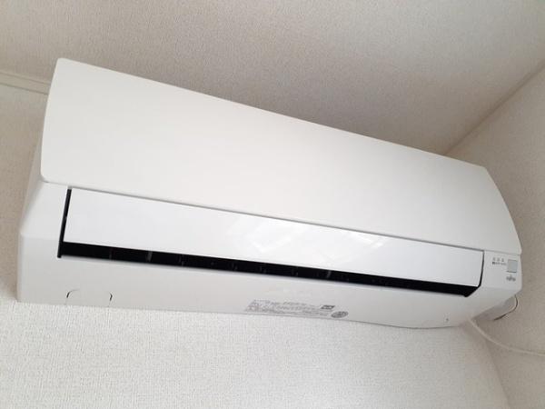 富里市七栄のアパート