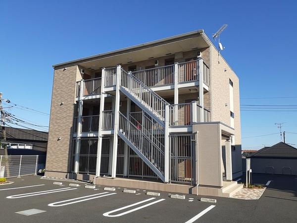 成田市並木町のアパート