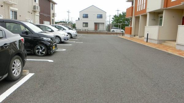 四街道市和良比のアパート
