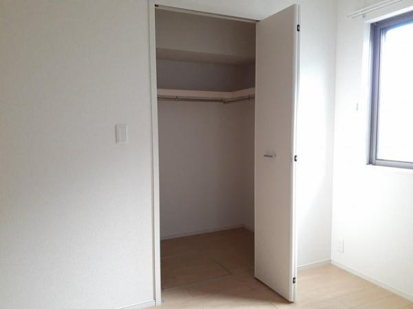 成田市並木町のアパート