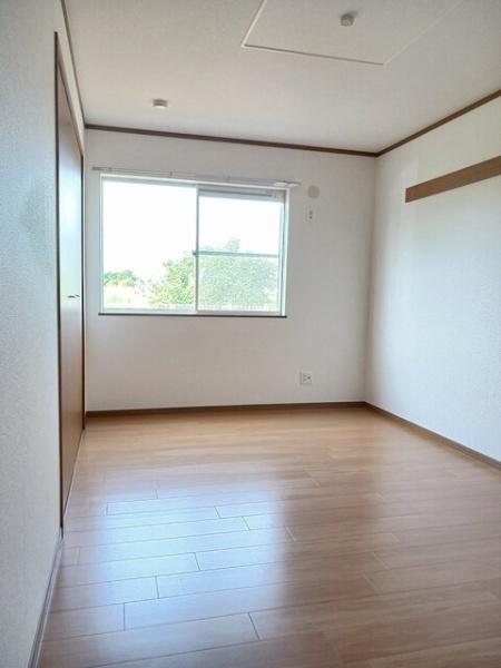 八街市富山のアパート