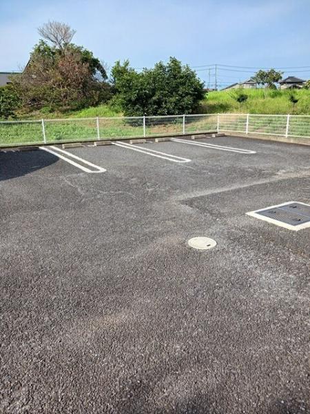 八街市富山のアパート