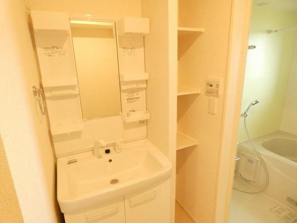 八街市大木のアパート
