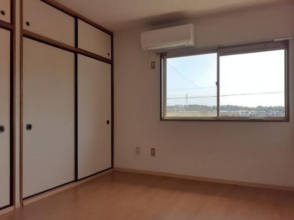 四街道市物井のアパート