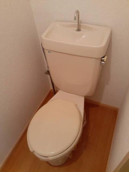 四街道市物井のアパート