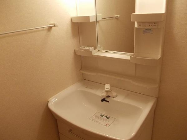 八街市八街ろのアパート