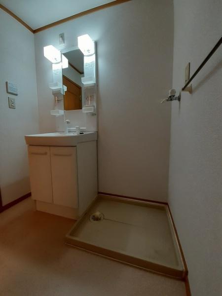 四街道市大日のアパート