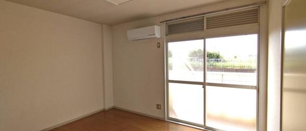 四街道市鹿渡のアパート