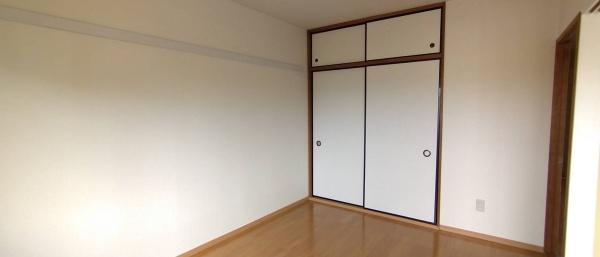 四街道市鹿渡のアパート