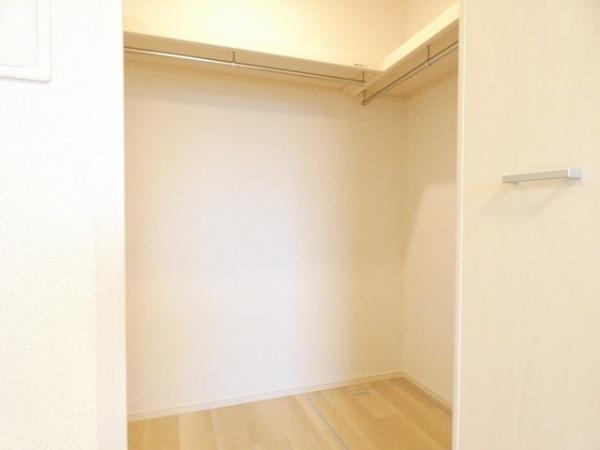 八街市八街ほのアパート