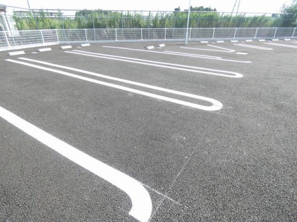 八街市八街ほのアパート