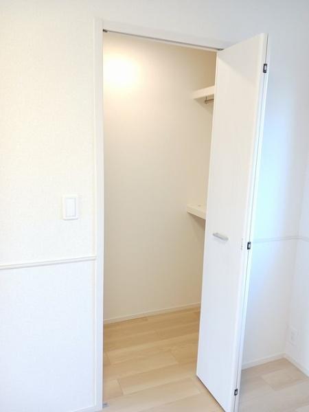 八街市八街ほのアパート(収納)